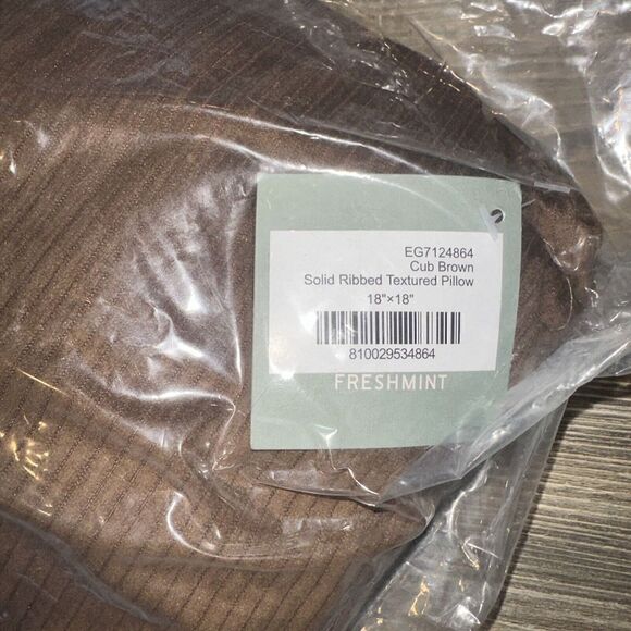 Ever Grace 18" x 18" Square Pillow. Cub Brown solid ribbed textured pillow. NWT - Picture 4 of 7
